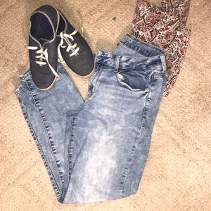 AE light wash jeans
